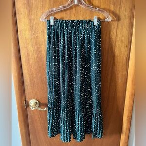 Like new Green Polka Dot Maxi Skirt. Size S